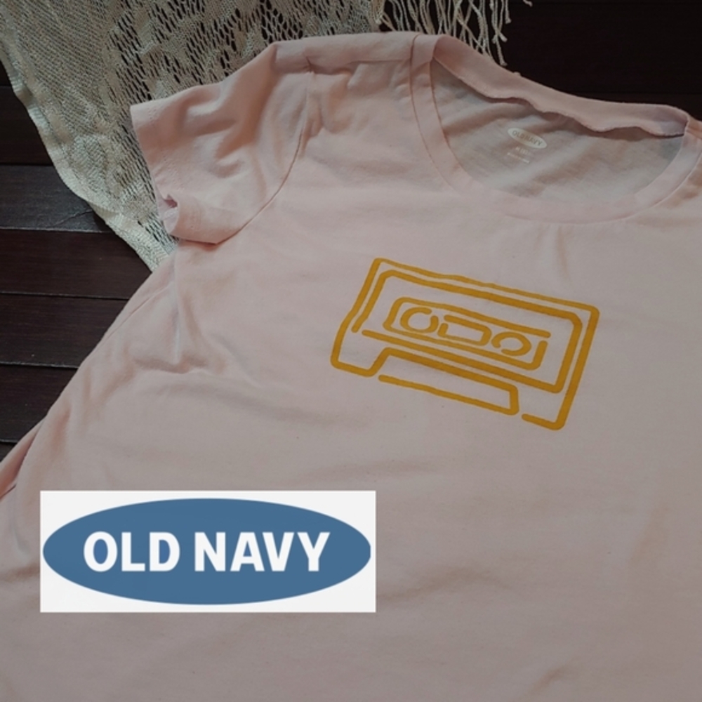 Old Navy Graphic Tee, M